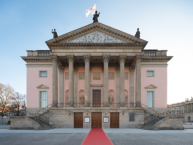 Stiftungsrat der Stiftung Oper in Berlin verlängert Verträge