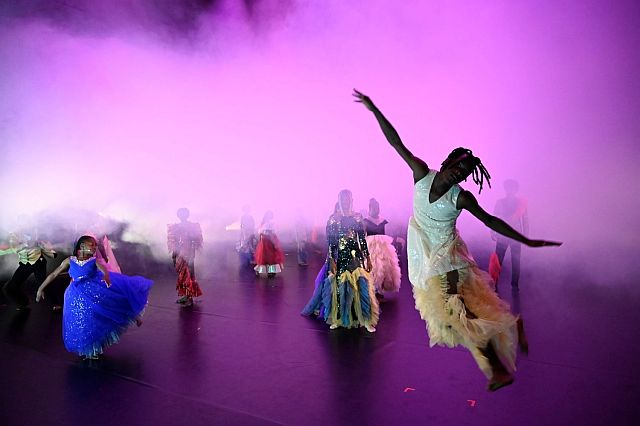 Kaleidoskopartig: »The Visitors« zu Gast am Staatstheater Wiesbaden