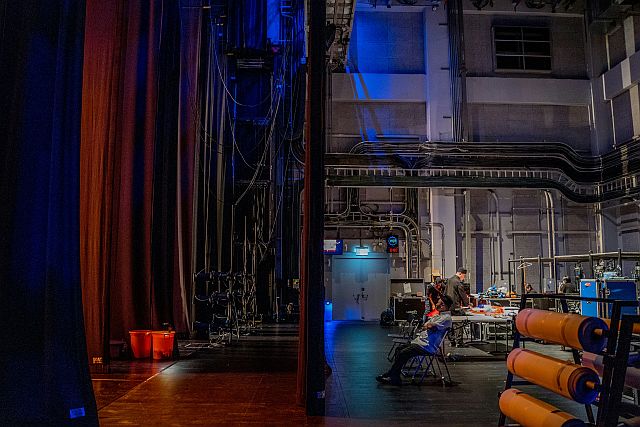 Die »Backstage-Bande« am Staatstheater Wiesbaden ist zurück