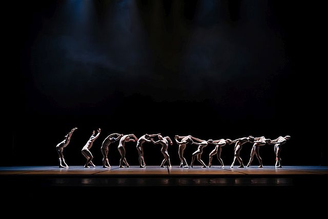 Das Hessische Staatsballett startet mit Sharon Eyals »Corps de Walk«