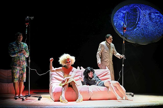 Schauspiel Frankfurt eröffnet satirisch mit dem Grusical »Sanatorium zur Gänsehaut«