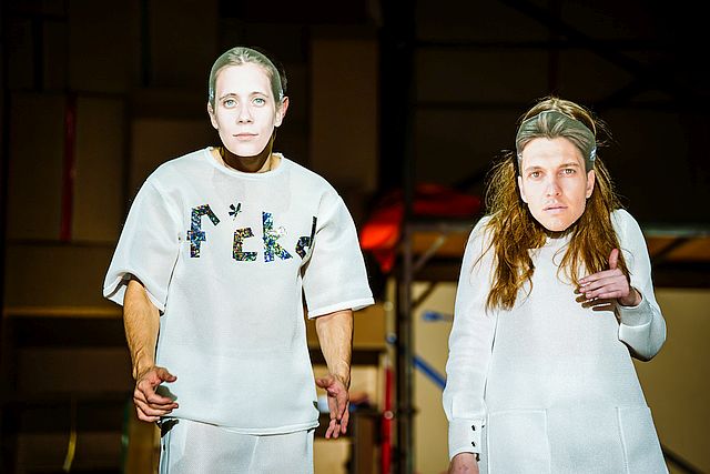 Von Fake News und Verschwörungstheorien: »Entrückt« in Wiesbaden