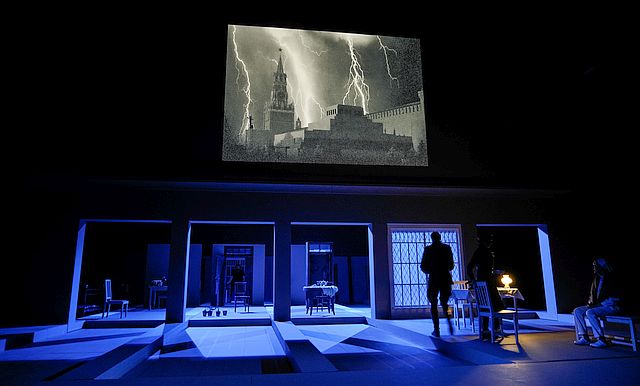 Sachlicher Blick auf »Der Meister und Margarita« am Schauspiel Frankfurt