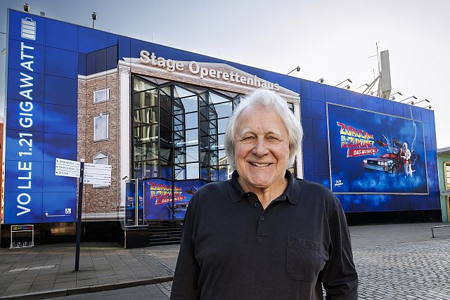 Peter Urban überrascht als »Easter Egg« in ZURÜCK IN DIE ZUKUNFT – Das Musical