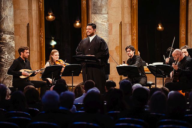 Tenor Pene Pati und das Ensemble Il Pomo d’Oro in Wiesbaden