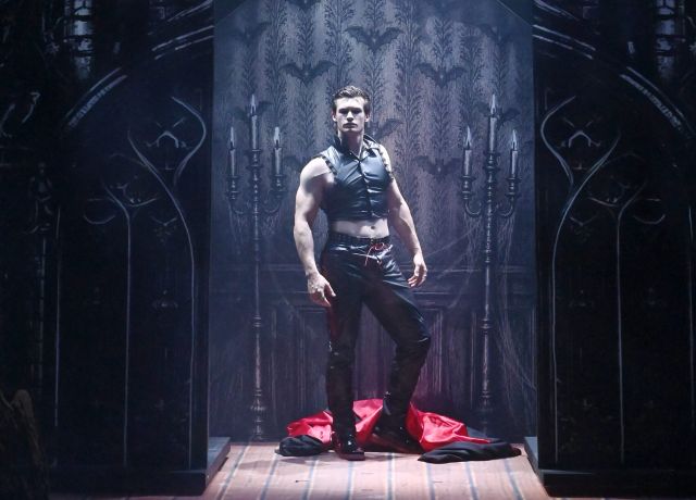 Überdrehter Komödienspaß »Dracula: A Comedy of Terrors« im English Theatre Frankfurt