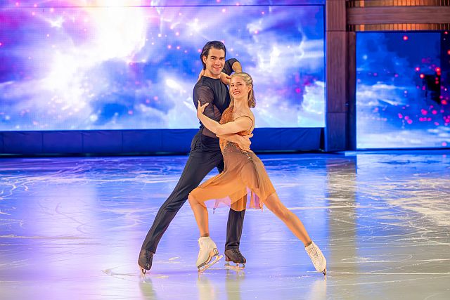 HOLIDAY ON ICE mit Minerva Hase und Nikita Volodin
