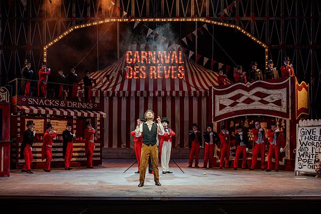»Hoffmanns Erzählungen« am Staatstheater Wiesbaden inszeniert von Dennis Krauß